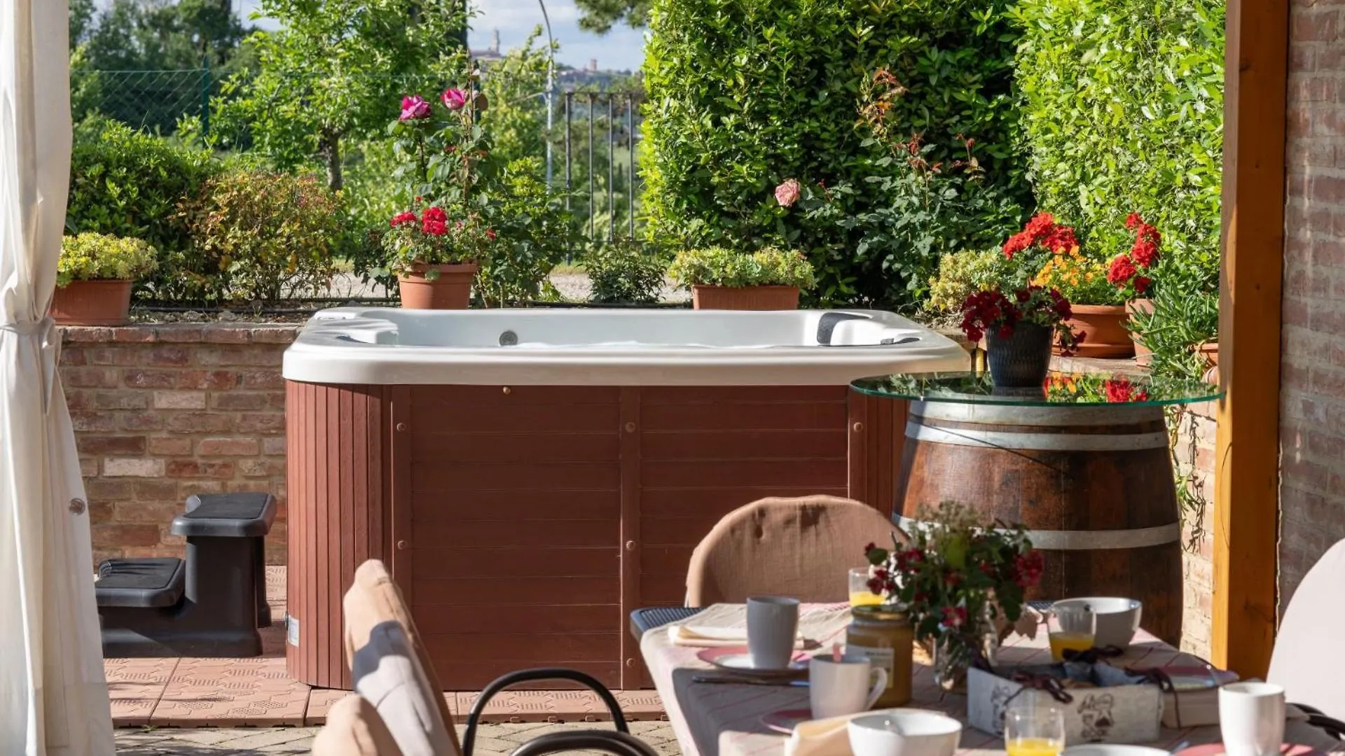 La Capanna Di Elfo Luxury Villa View Siena 0*,
